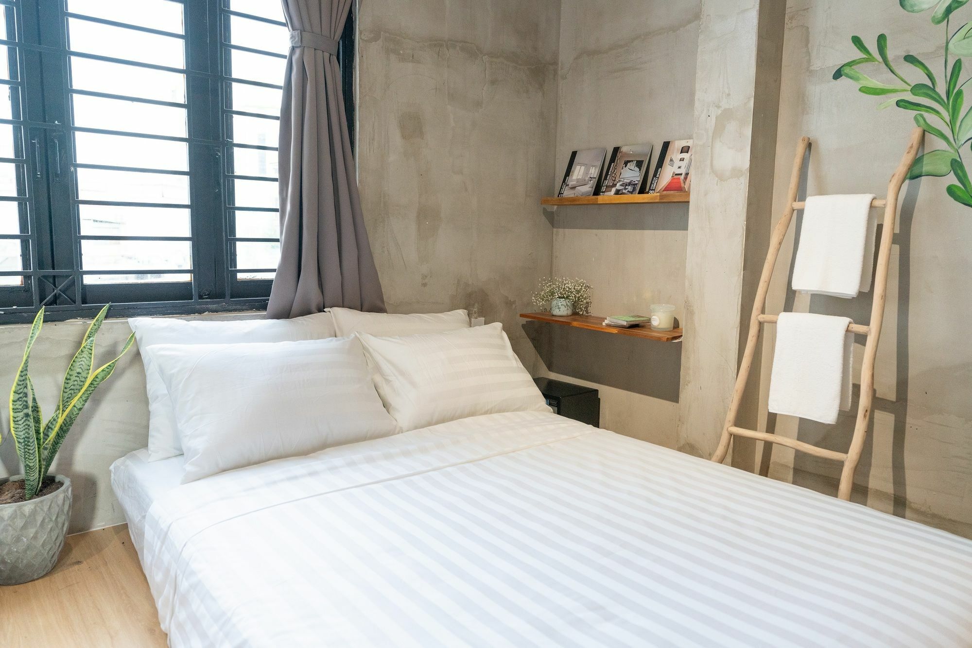 Albergue 9 And Bar *