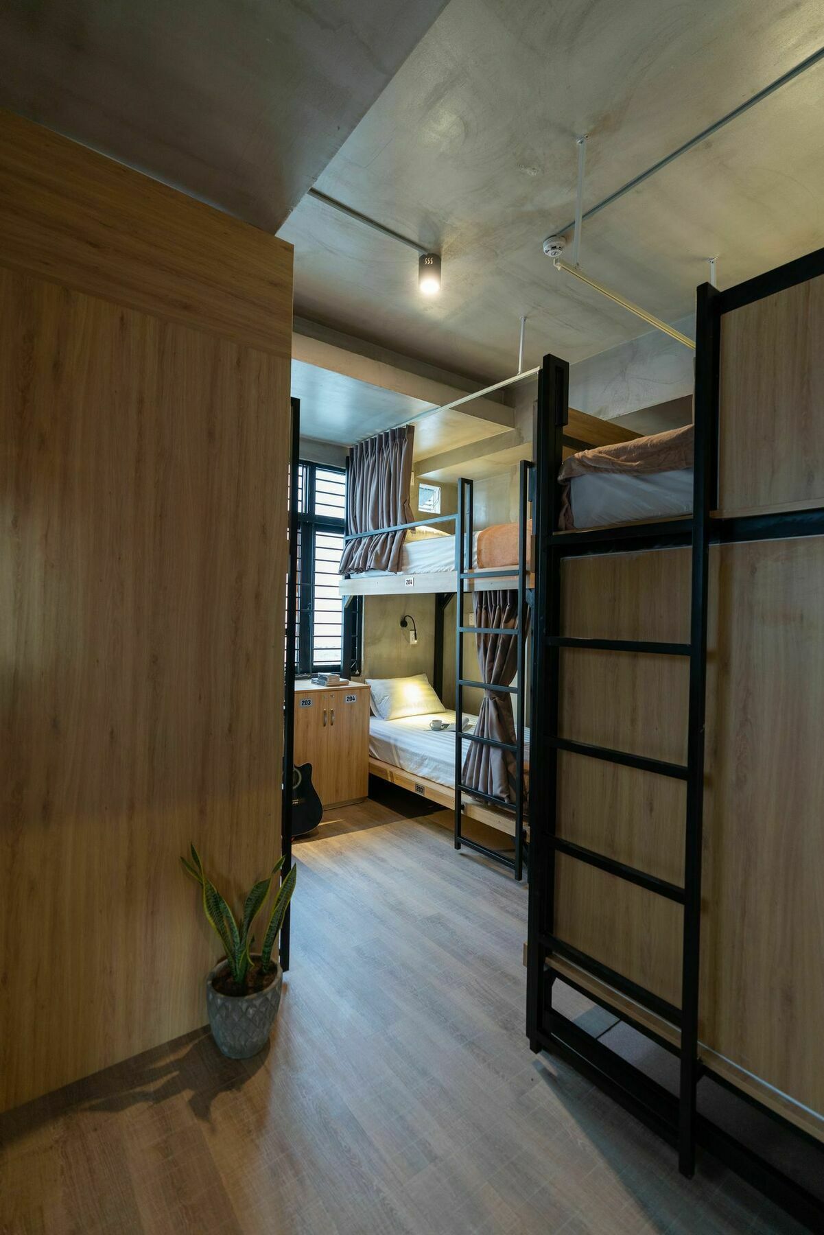 9 And Bar Albergue *